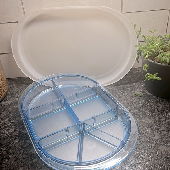 vintage Tupperware divided dish Believed to be new without tags. - Picture 1 of 3